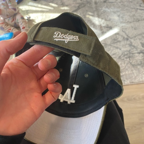 La dodgers green hat - Picture 2 of 2